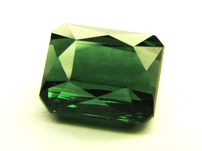 Драгоценные камни зеленого цвета — Гид п�� украшениям MIUZ