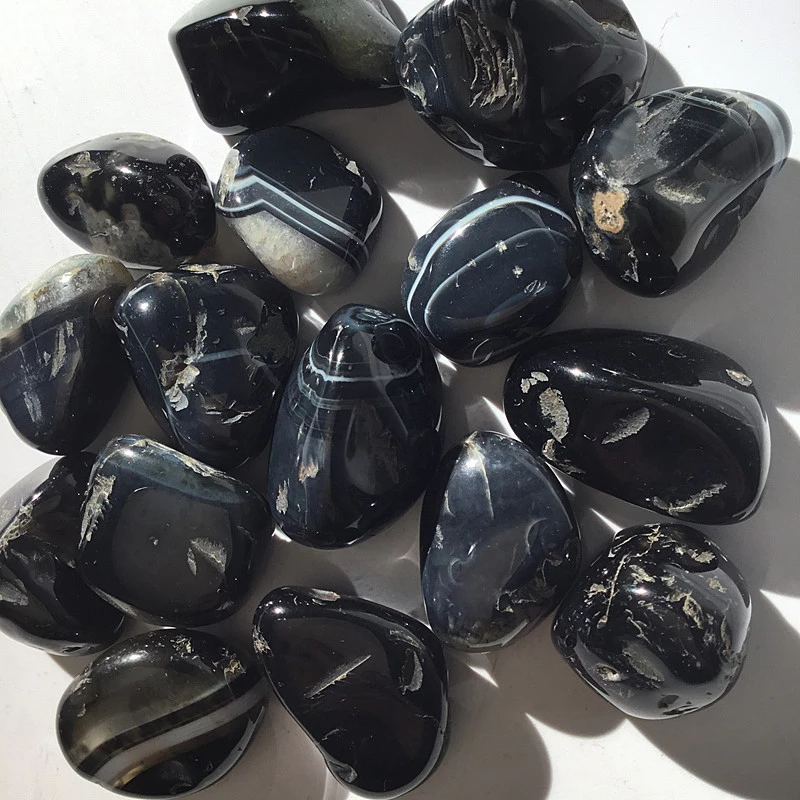 Драгоценные камни черного цвета — Гид по украшениям MIUZ